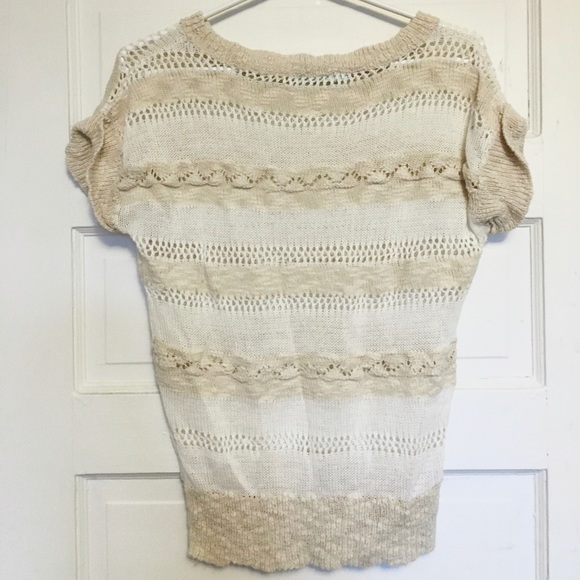 Lightweight Cream and White Knitted Top - Picture 2 of 4